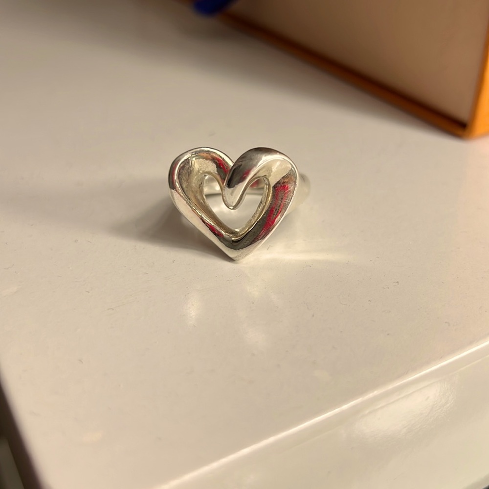 Heart statement ring